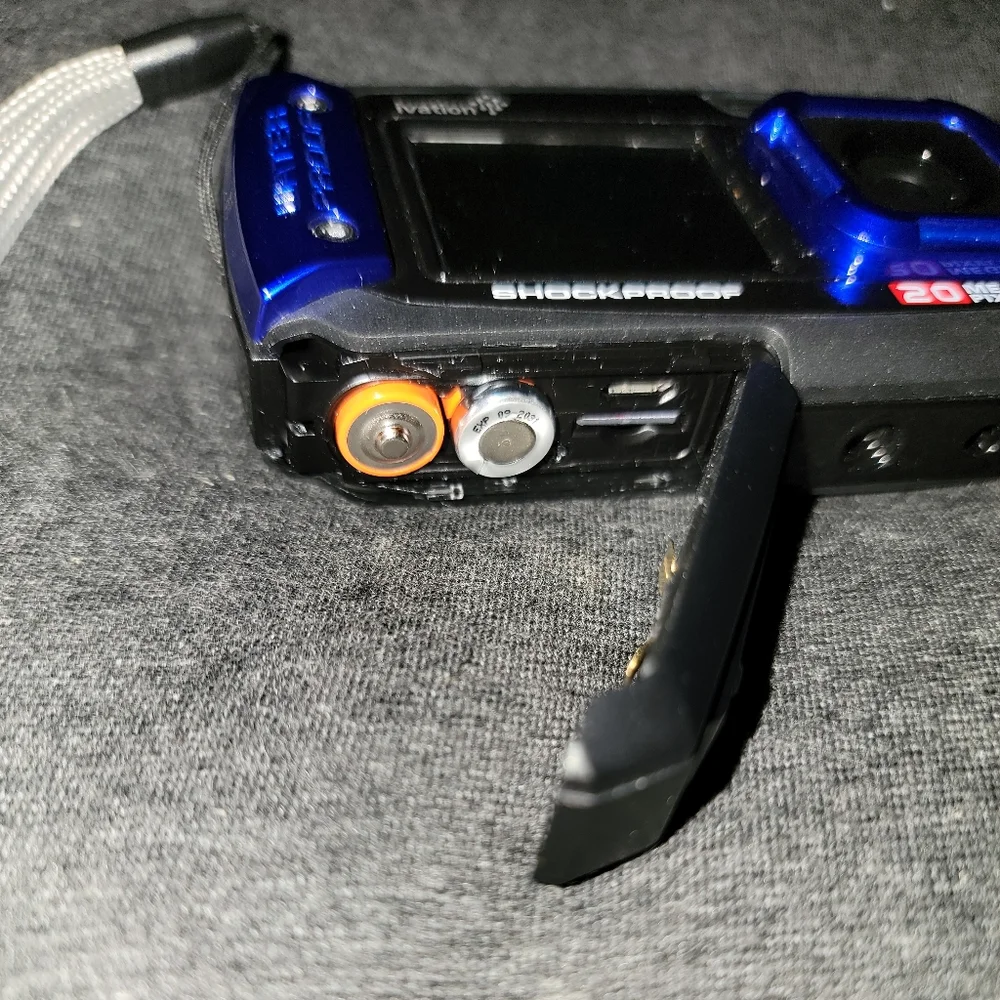 Ivation 20MP Underwater Waterproof Shockproof Digital Camera - Blue With Case